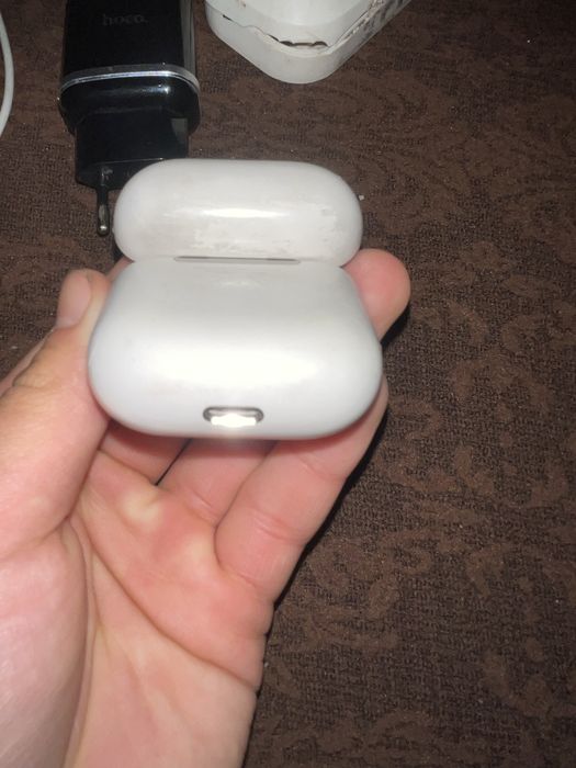 Продам аирподсы 4 оригинал срочно