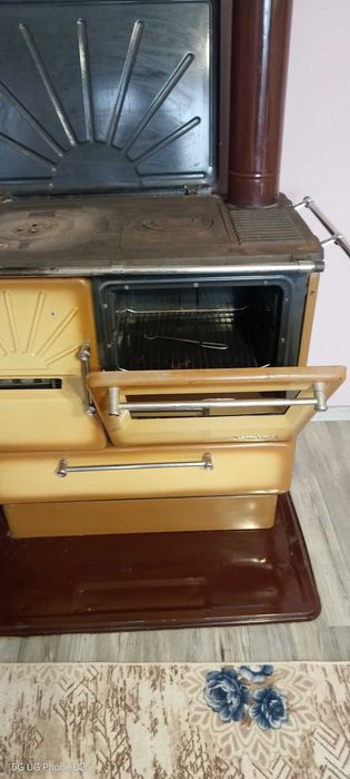 Продавам Печка на твърдо гориво!