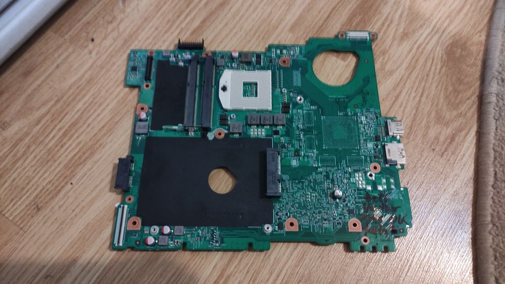 Placa de baza Dell Vostro 3550 - perfect functionala