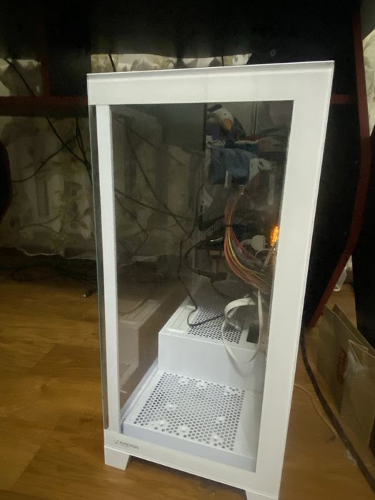 Кейс ARDOR GAMING Компьютерный корпус Crystal CC2, белый (Crystal CC2)
