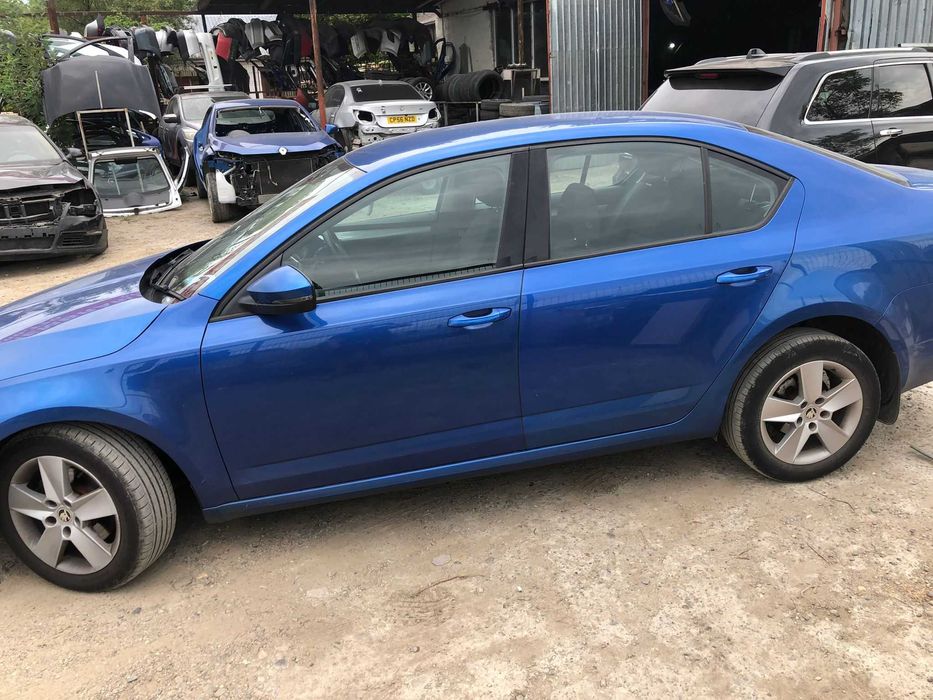 Piese pentru Skoda Octavia 3 -1.6 tdi CLHA albastru LF5W
