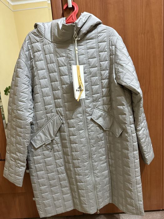 Продается Осенняя куртка новая