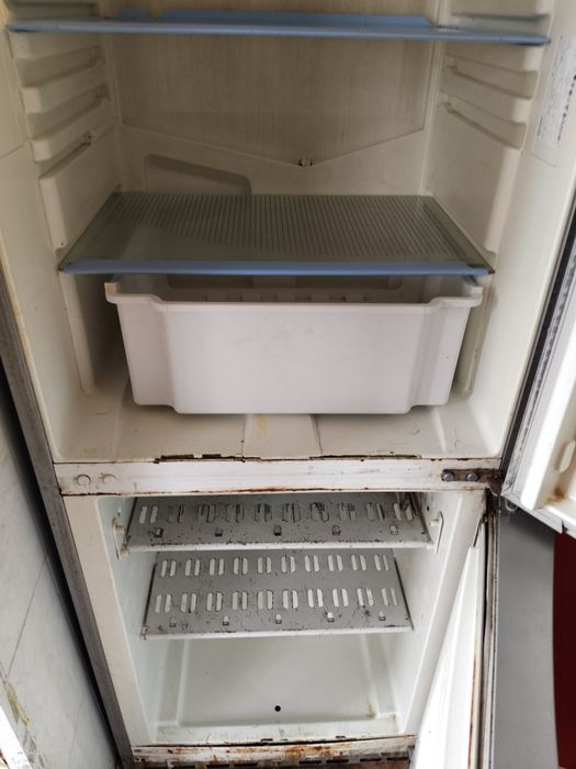 Холодильник сатылады