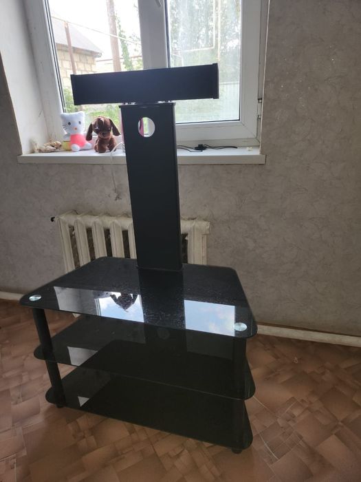 Продаётся тумба под телевизор