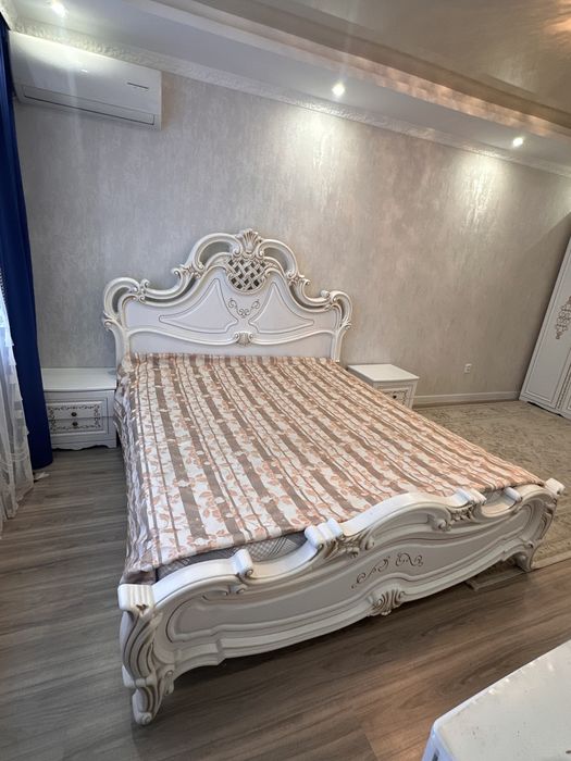 Продам спальный гарнитура