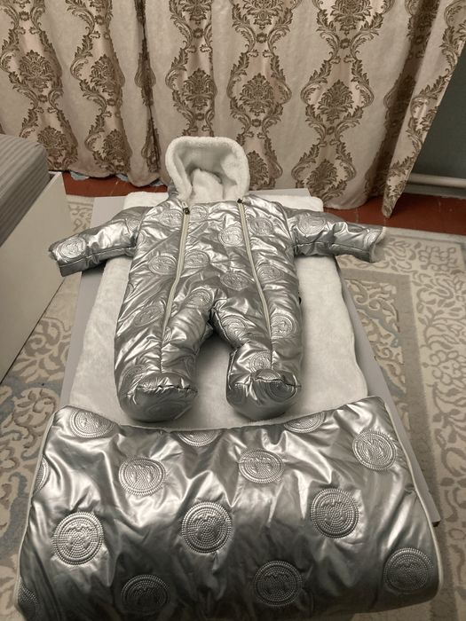 Продам комбенезон для новорожденных