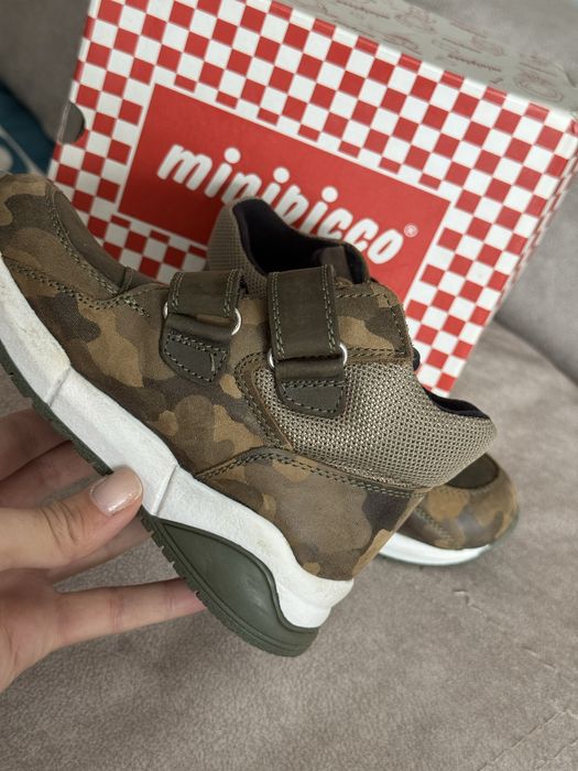 Детские ботинки