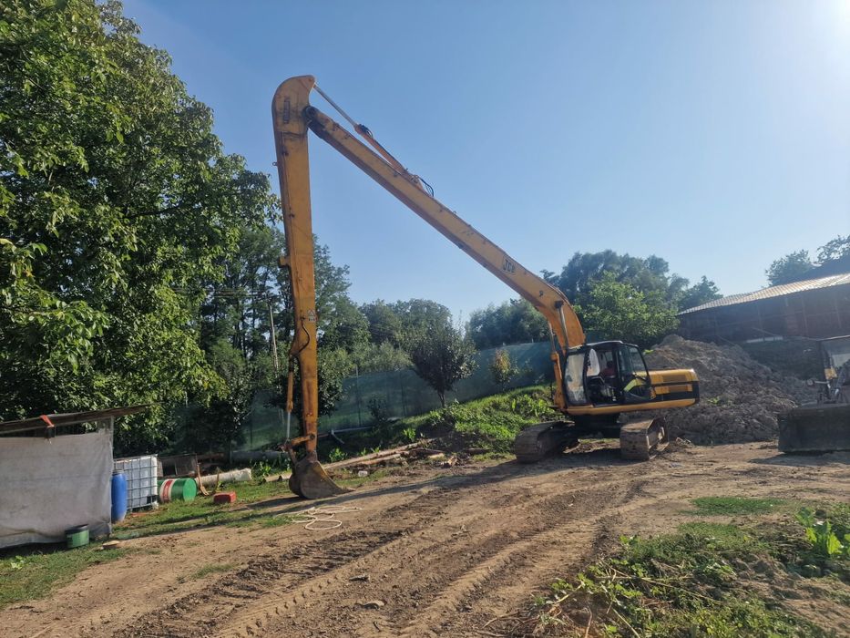 Vand/ inchiriez excavatoare brat 10/18 m