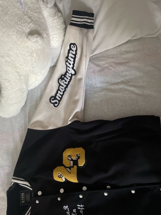 Продам бомбер осенний