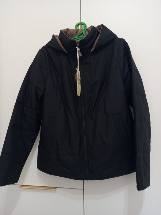 Продается куртка на весну, двухсторонняя. Черный и коричневые цвета.