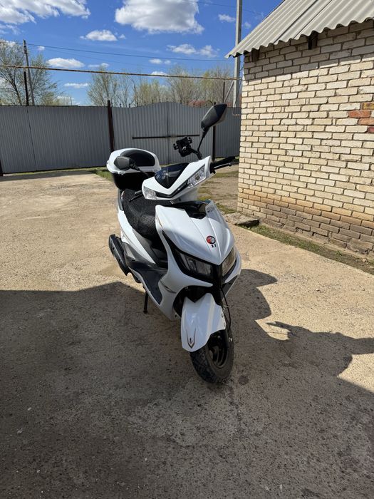 Продам мопед,скутер м8 x-7