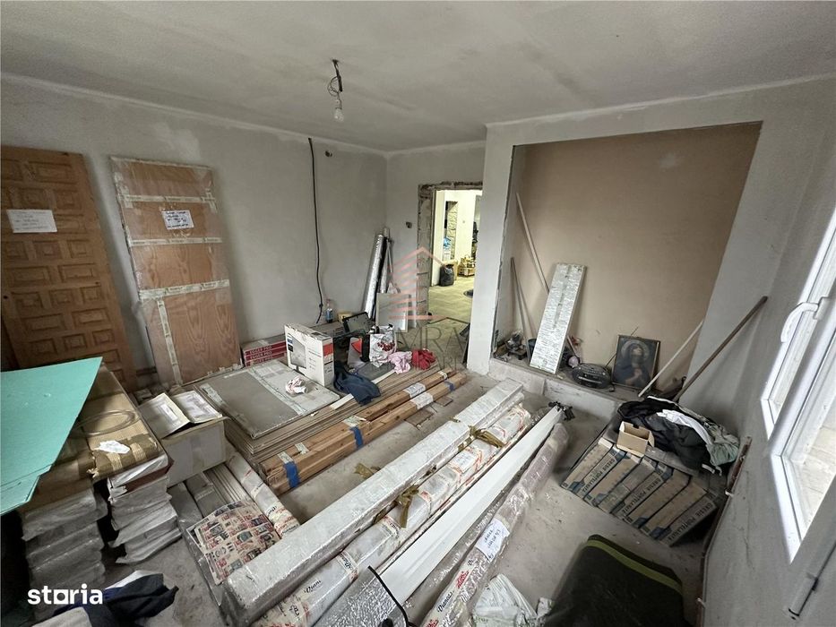 Casa 5 camere parter + etaj, teren de 1000  mq  Livada