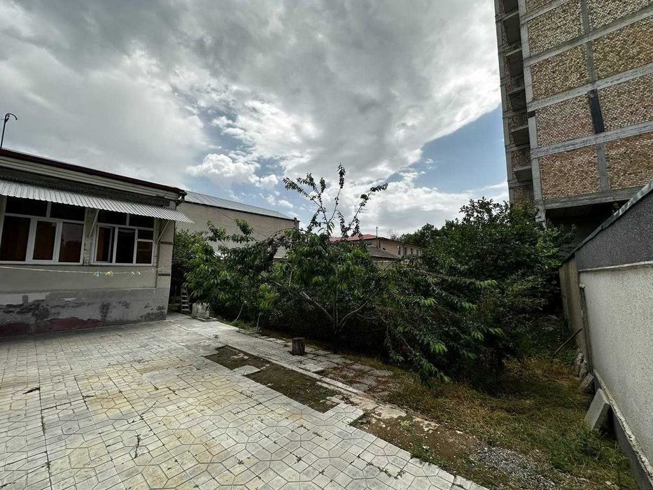 зудлик билан 8 сотик ховли сотувда