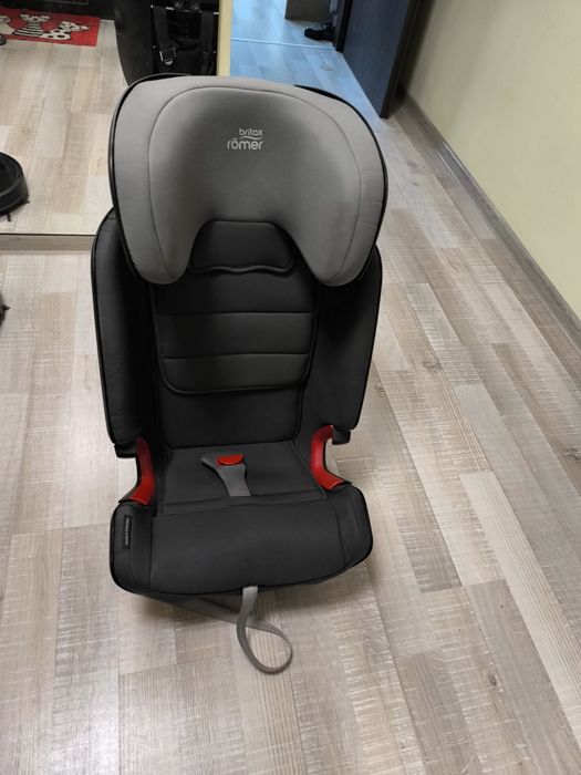 Продавам столче за кола Britax Romer- Advansafix IV R, 9-36 кг, с IsoFix