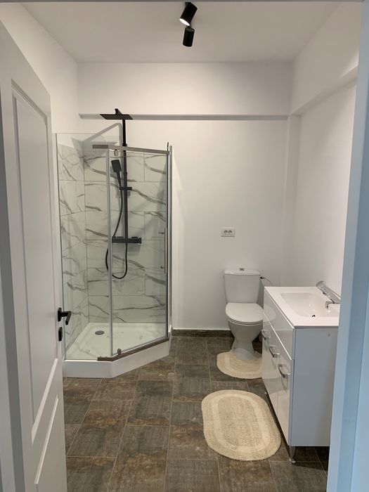 Apartament nou de închiriat