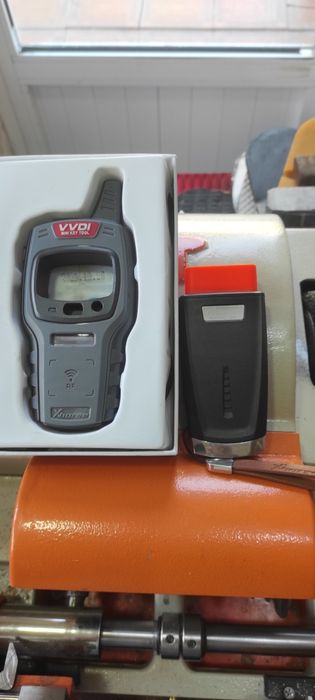 Kalit yasash apparatlari sotiladi Mashinalarga chipli kalit yasaydigan