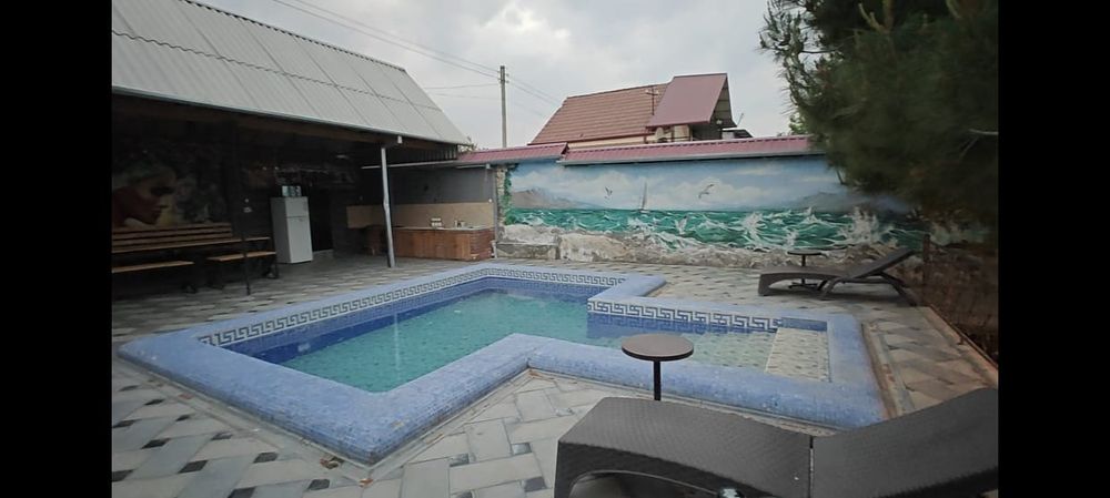 Дача с бассейном