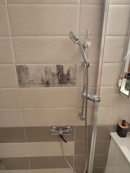 Cabina de dus 120x90 cm cu cadita.