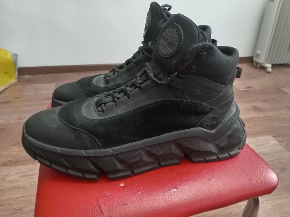 Кроссовки продаю