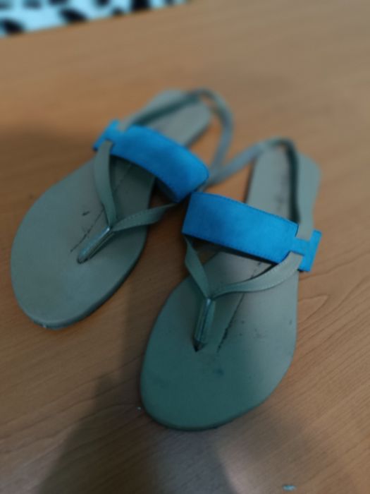 Pantofi eleganți, sport sandale