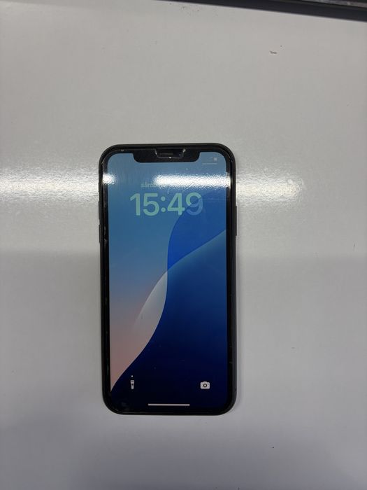 Se VINDE UREGNT iphone 11 intact