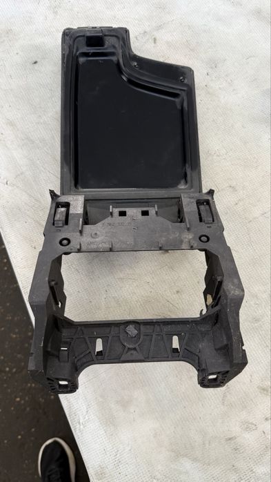 Подлакътник за БМВ 3 Серия Е90 Е91