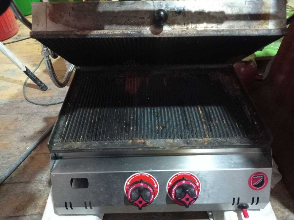 Toster pechka. Holati: 1 oy ishlatilgan.