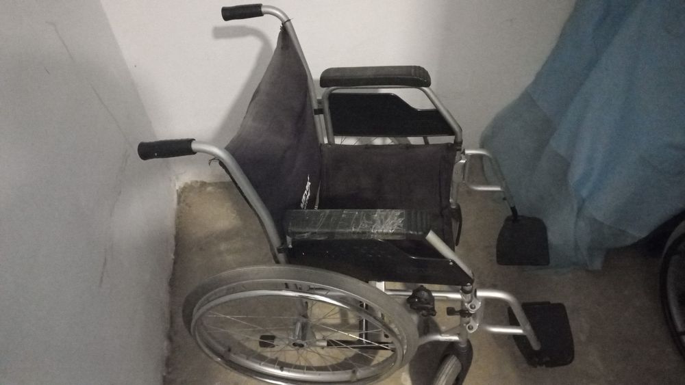 Кресло-коляска инвалидная 25000.