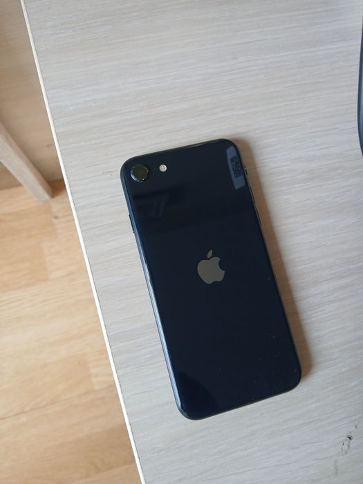Iphone se 2022 почти неизползван