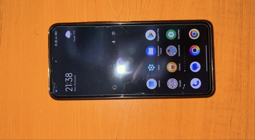 Vand telefon Poco F3