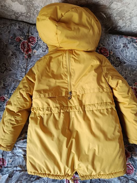 Продам парку на девочку