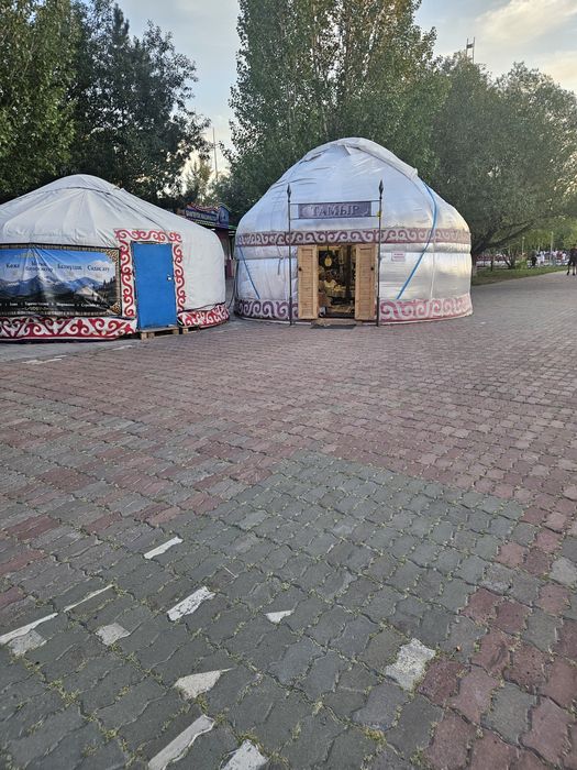 Срочно продам 2е юрты