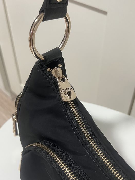 Черна Guess чанта оригинална