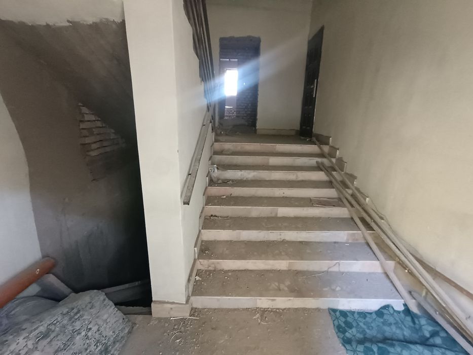 Каробка холатда уй сотилади