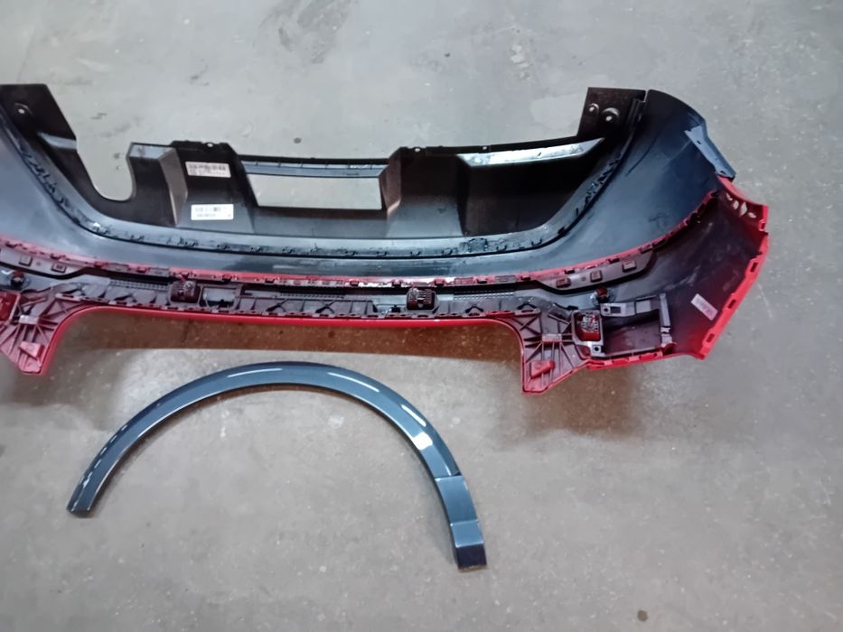 Bara spate + bandou aripa dreapta spate Audi Q2