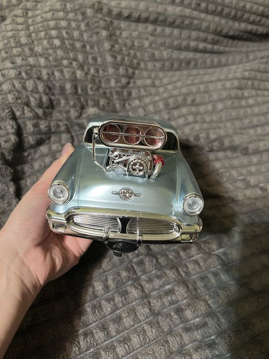 Продам машинку на пульте управления