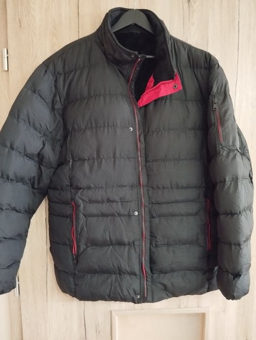 Продавам мъжко зимно яке