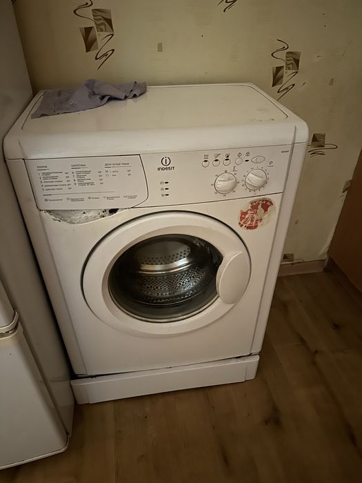 Холодильник, стиральная машина (не рабочие)