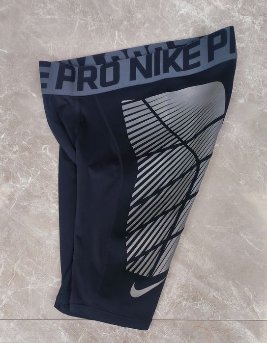 Nike Pro размер M