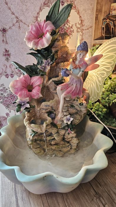 Продам декоративный фонтан с феей.