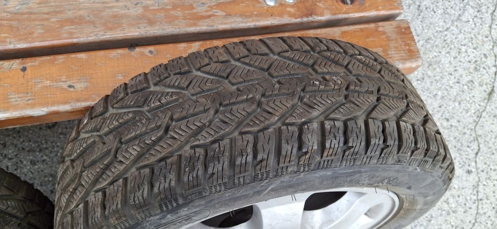 Алуминиеви джанти със зимни гуми от Опел зафира б