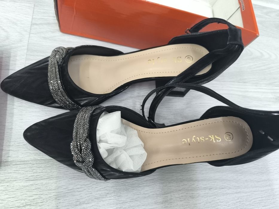 Продам туфли 40 размер