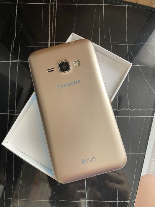 Продается Самсунг J1