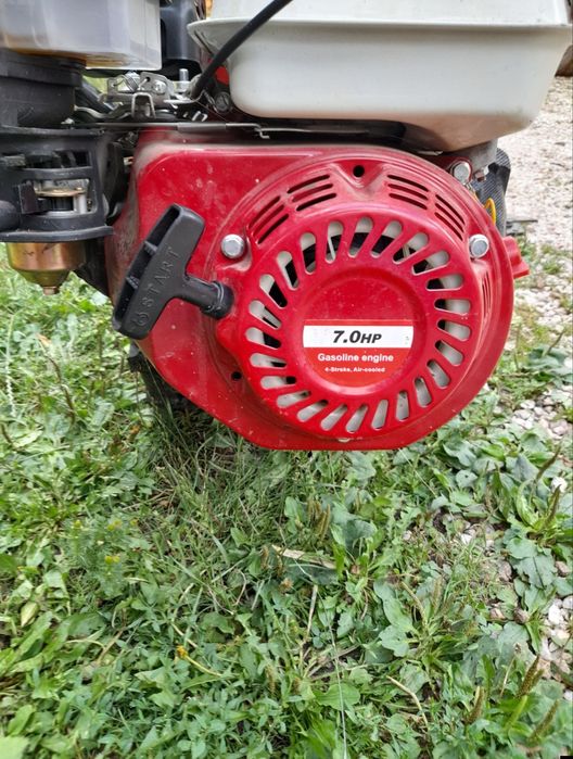Motocoasă pe roți cu lamă. - motor de 7CP, 4 timpi