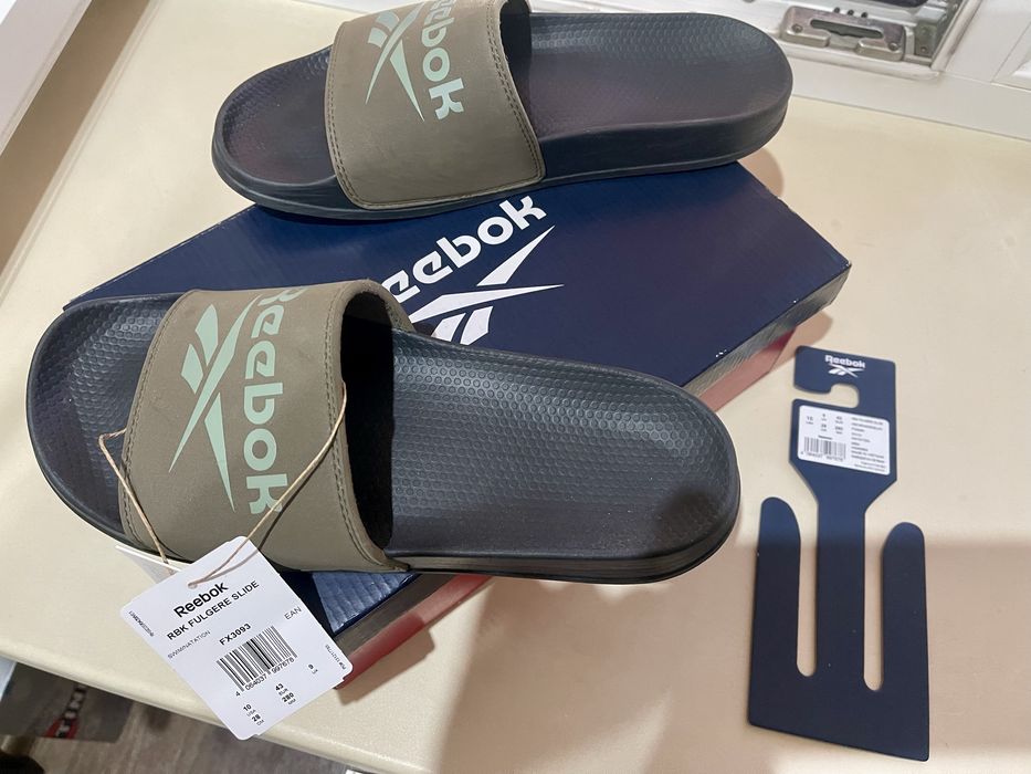 Сланцы Reebok оригинал 100%