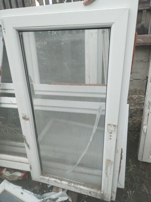 Продавам  дограма Rehau