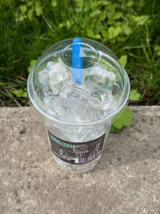 Лёд в стакане пищевой