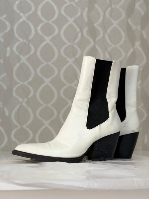 Продам сапожки женские