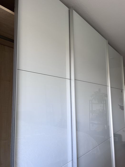 Dressing/Dulap 300/220/65 cm 3 usi culisante sticla alba
