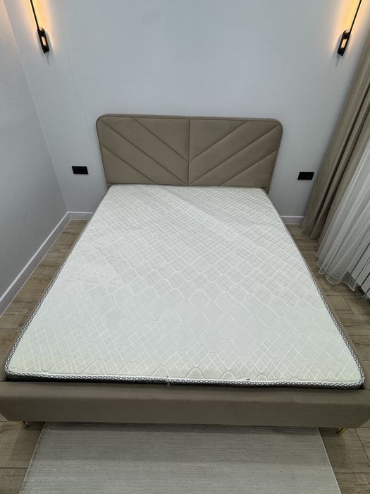 кровать для спальни